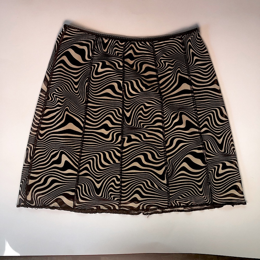 Selling super cute like new divided XS Y2K skirt